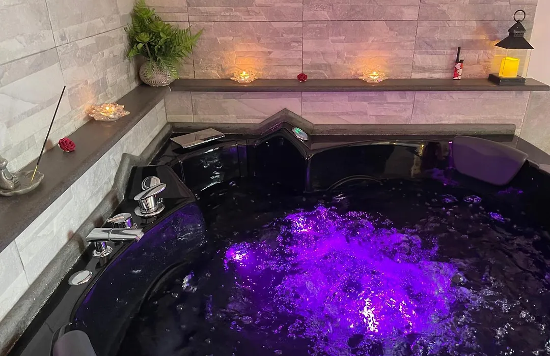 Room24 Relax & Wellness-1